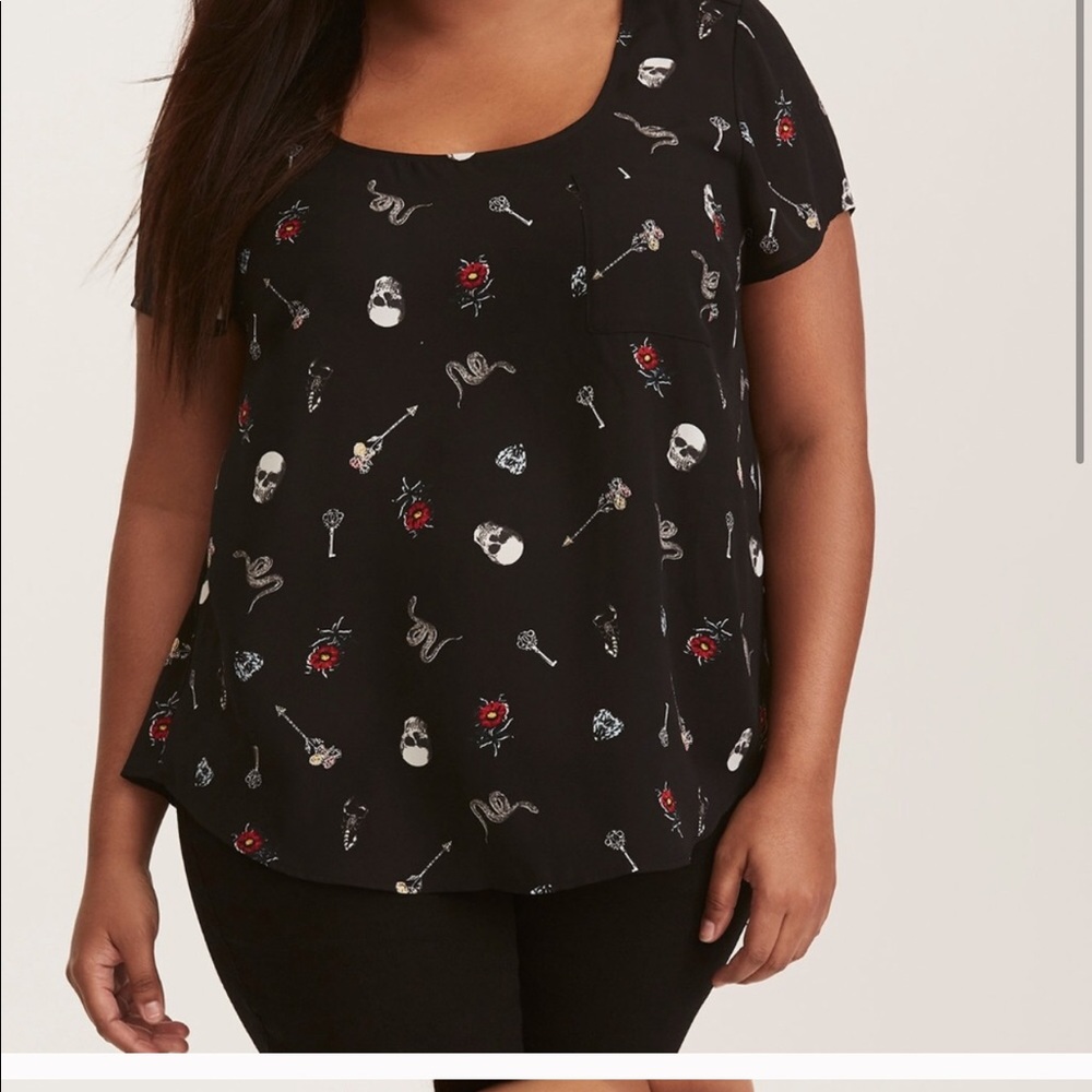 Torrid ABBEY - BLACK GEORGETTE BUTTON BACK BLOUSE